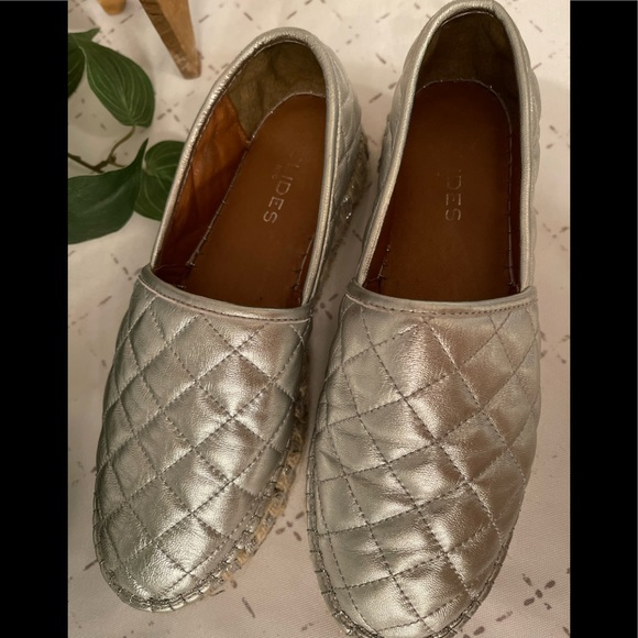 J/Slides - Picture 2 of 5